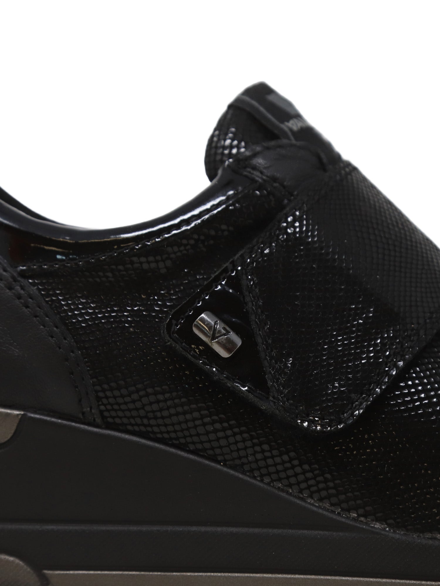 Scarpe con strappi Nero Valleverde