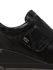 Scarpe con strappi Nero Valleverde