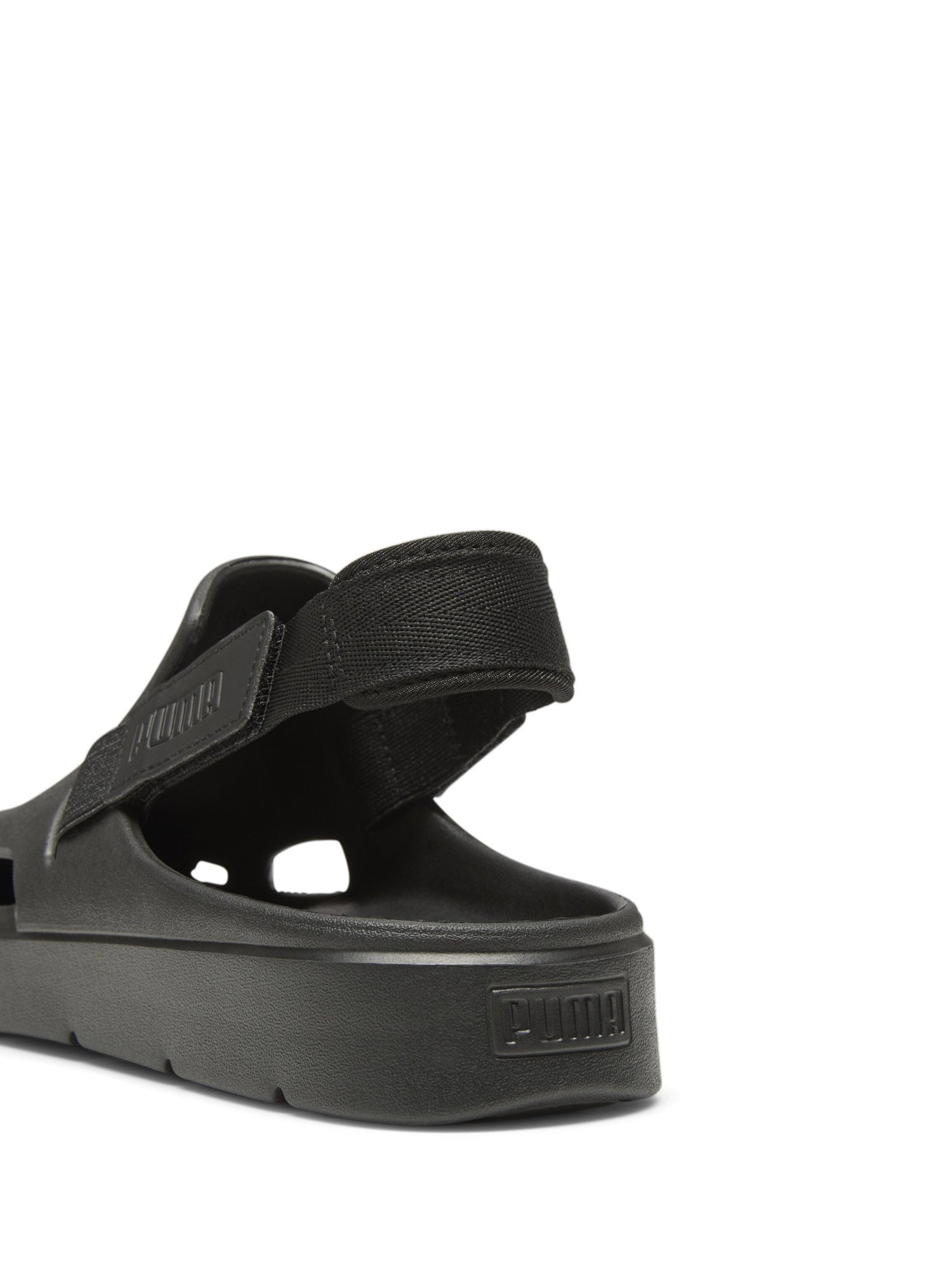 Sandali con strappi Nero Puma