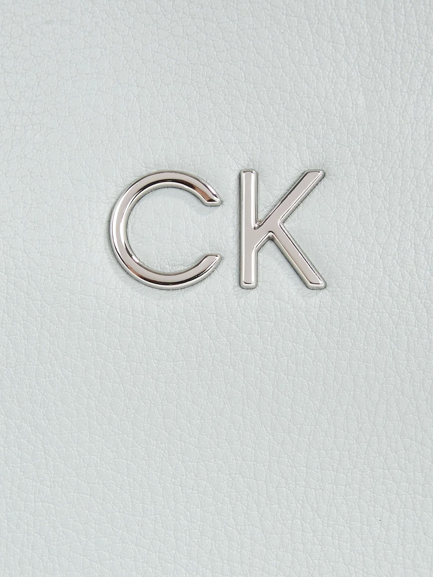 Shopper Celeste Calvin Klein