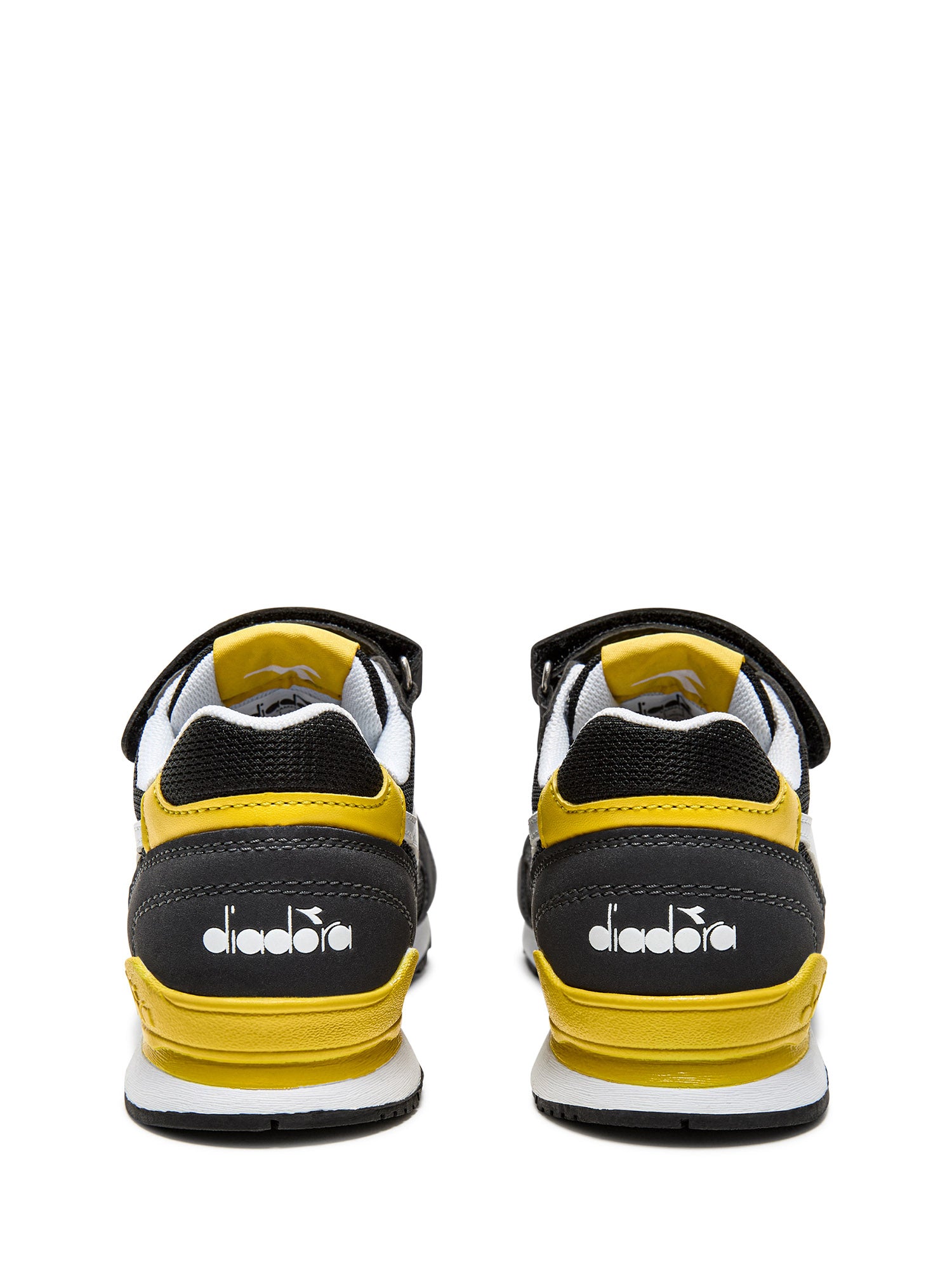 Scarpe con strappi Nero Diadora