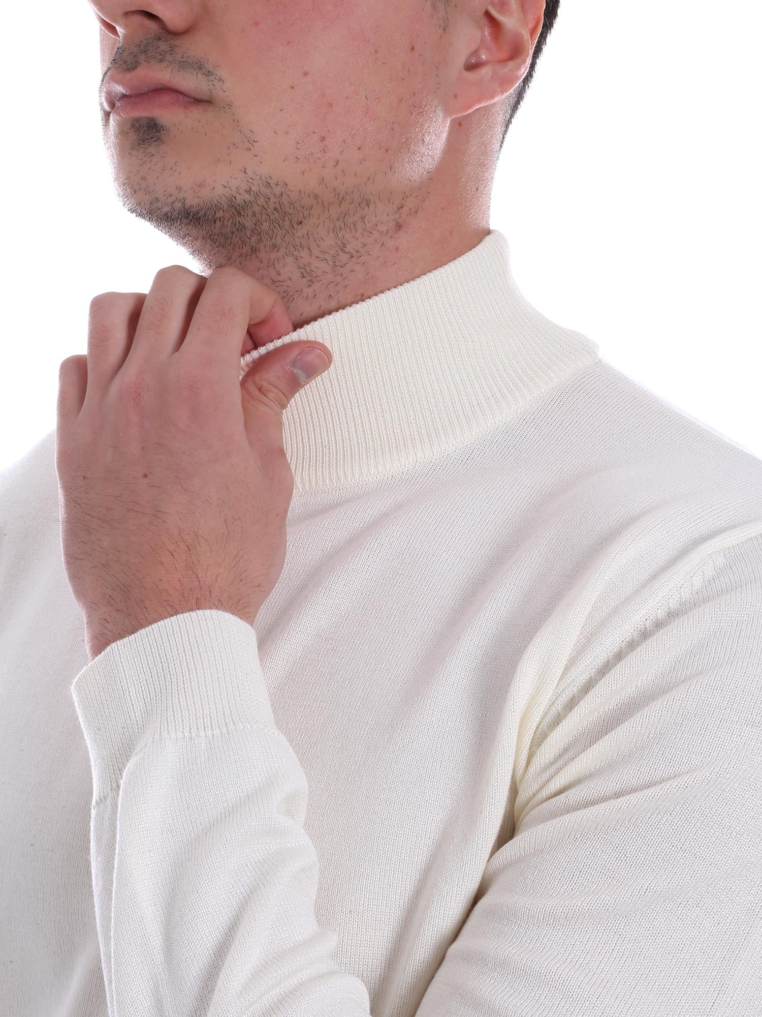 Maglie a collo alto Avorio Sseinse