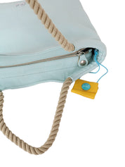 Shopper Celeste Gabs