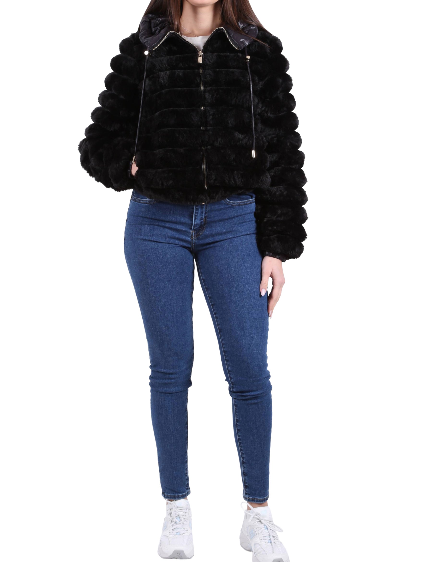 Pellicce Nero Yes-zee