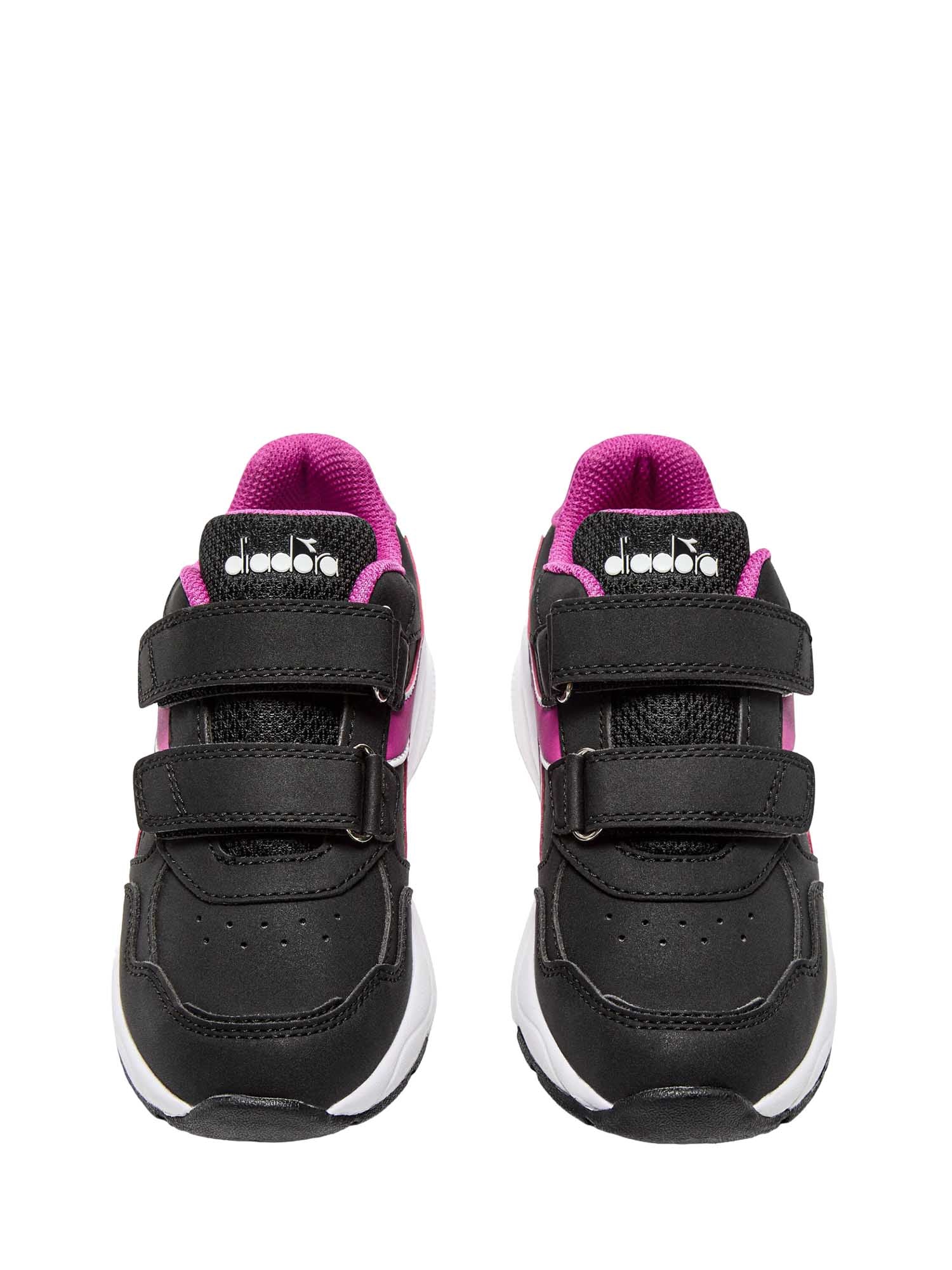 Scarpe con strappi Nero Diadora