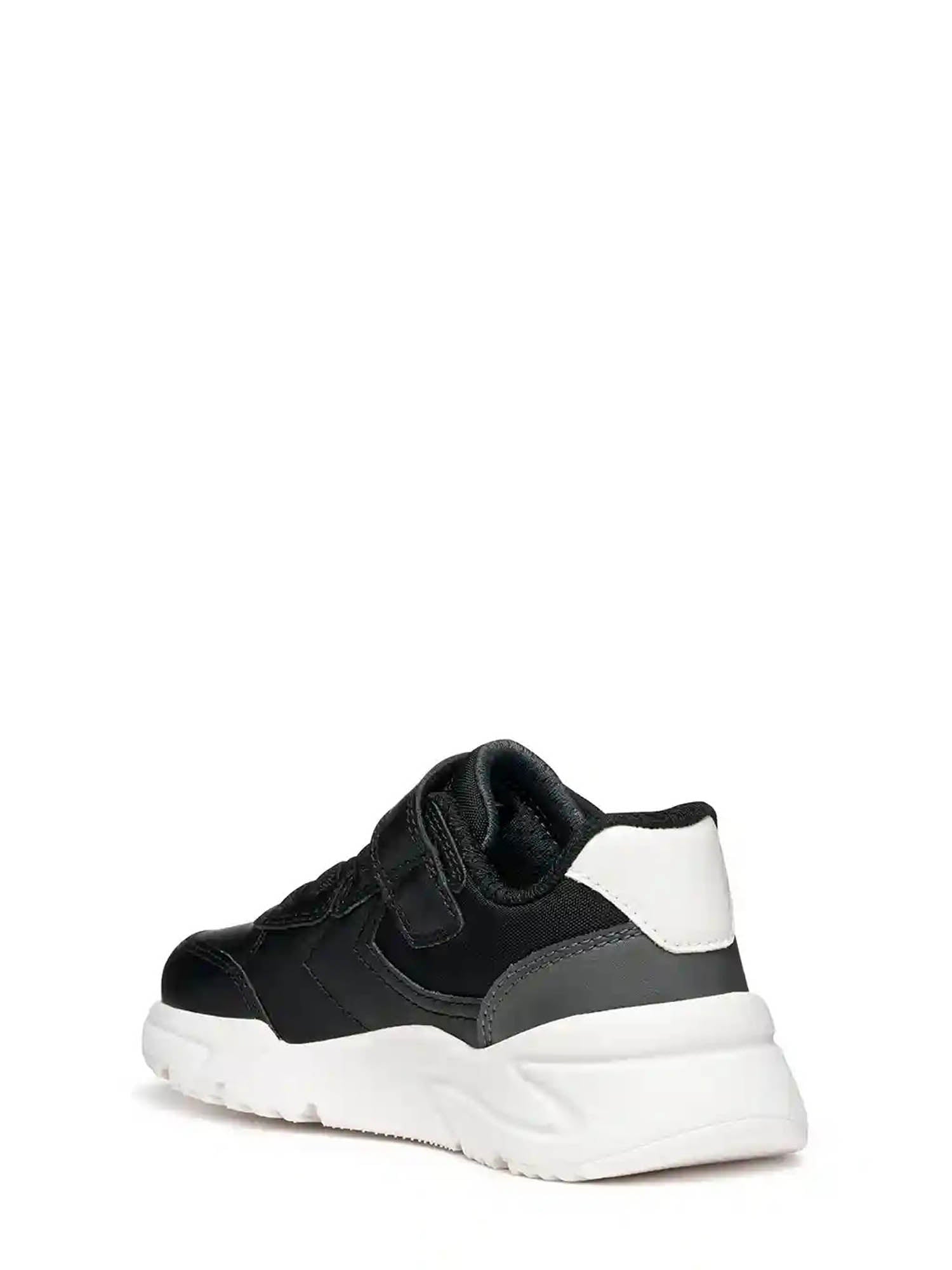 Scarpe con strappi Nero Geox