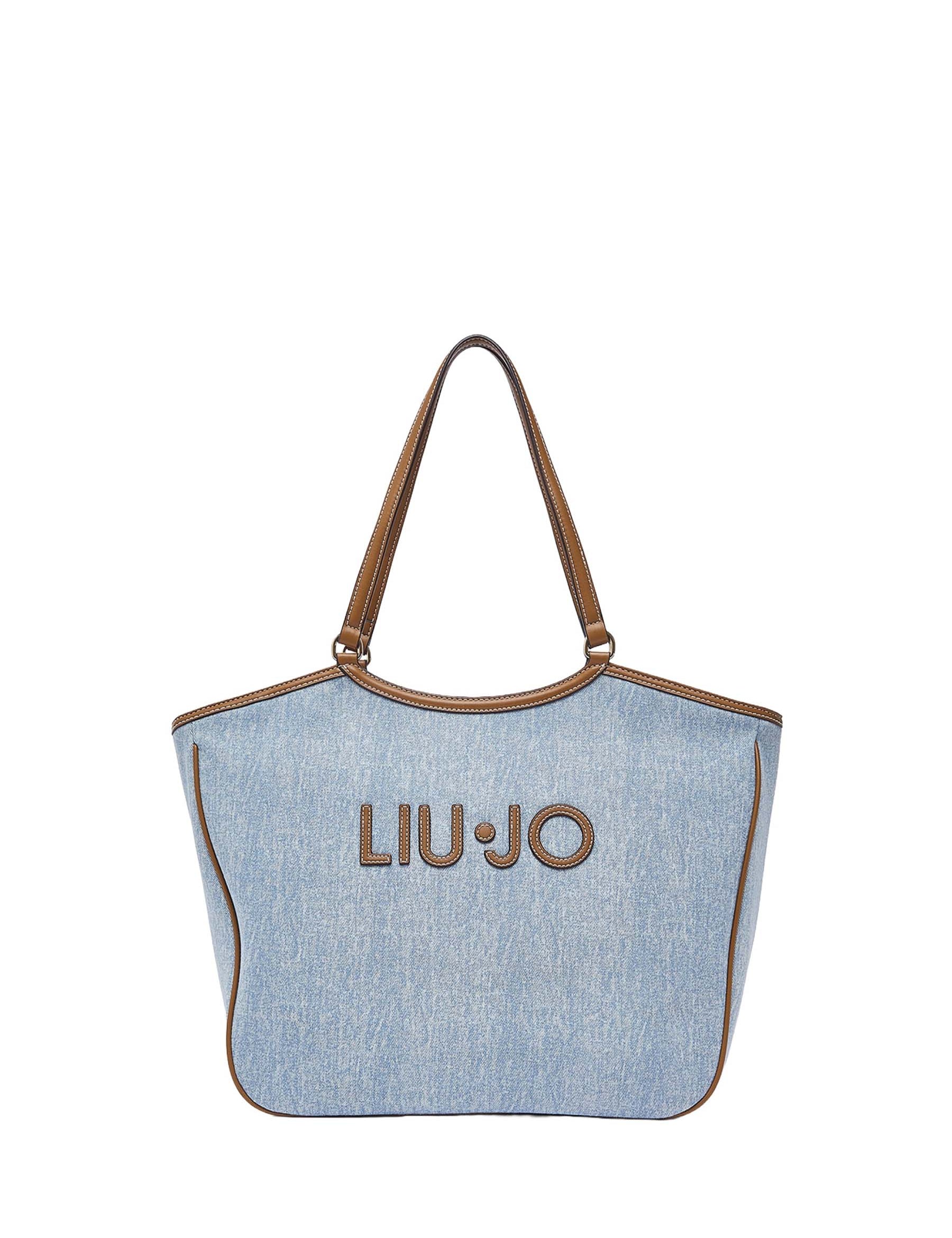 Shopper Celeste Liu-jo