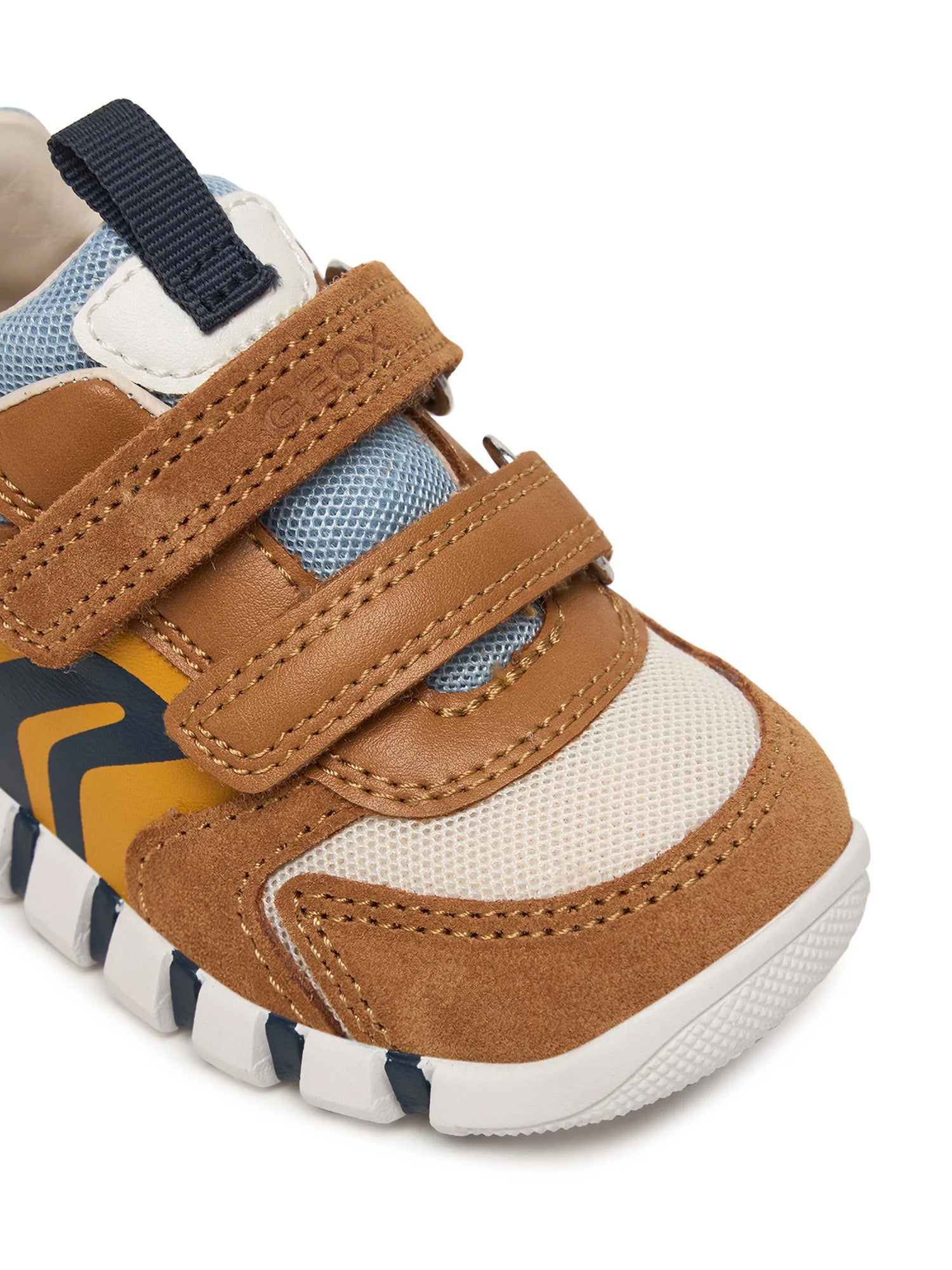 Scarpe con strappi Marrone Geox