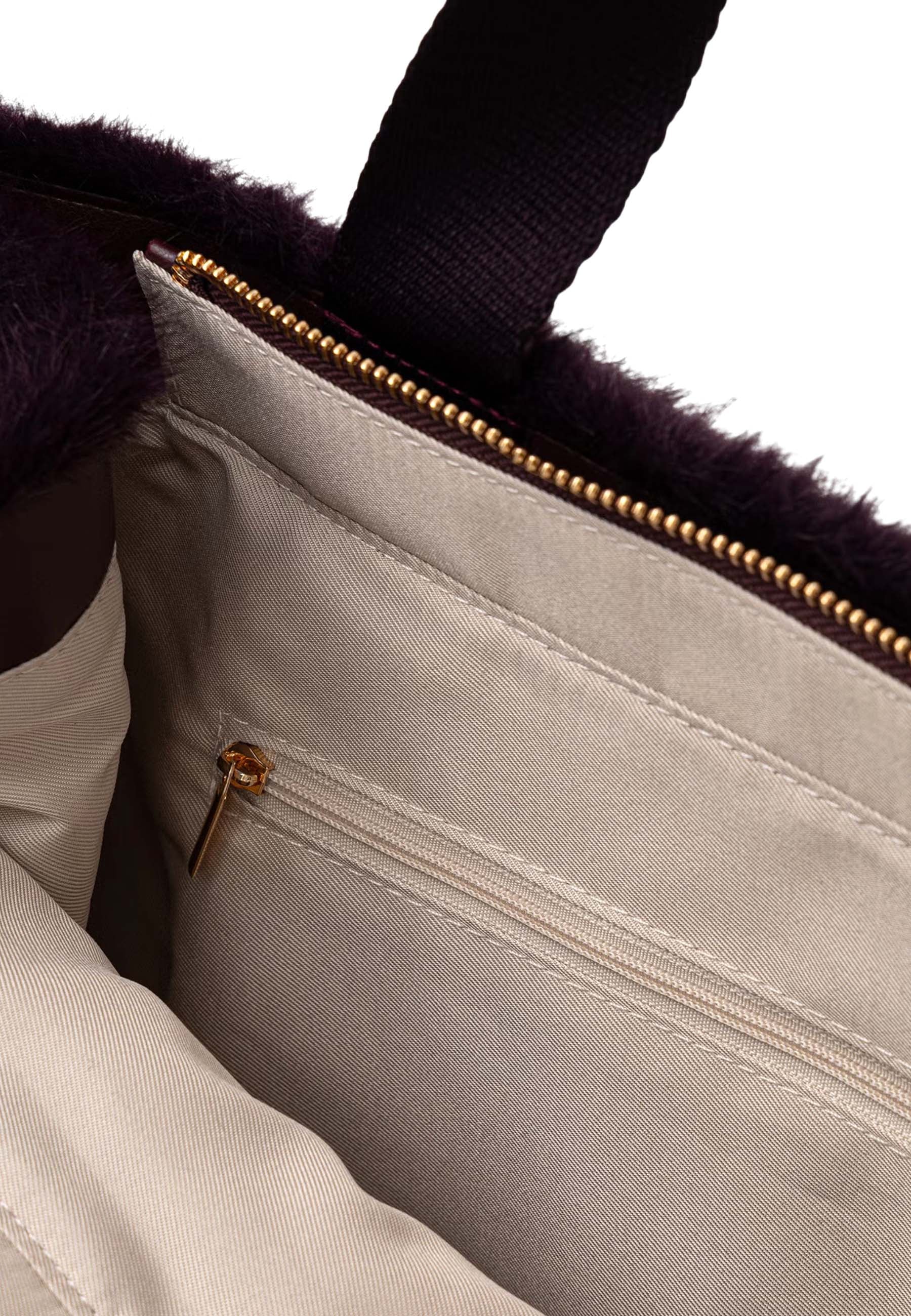 Shopper Viola Liu-jo