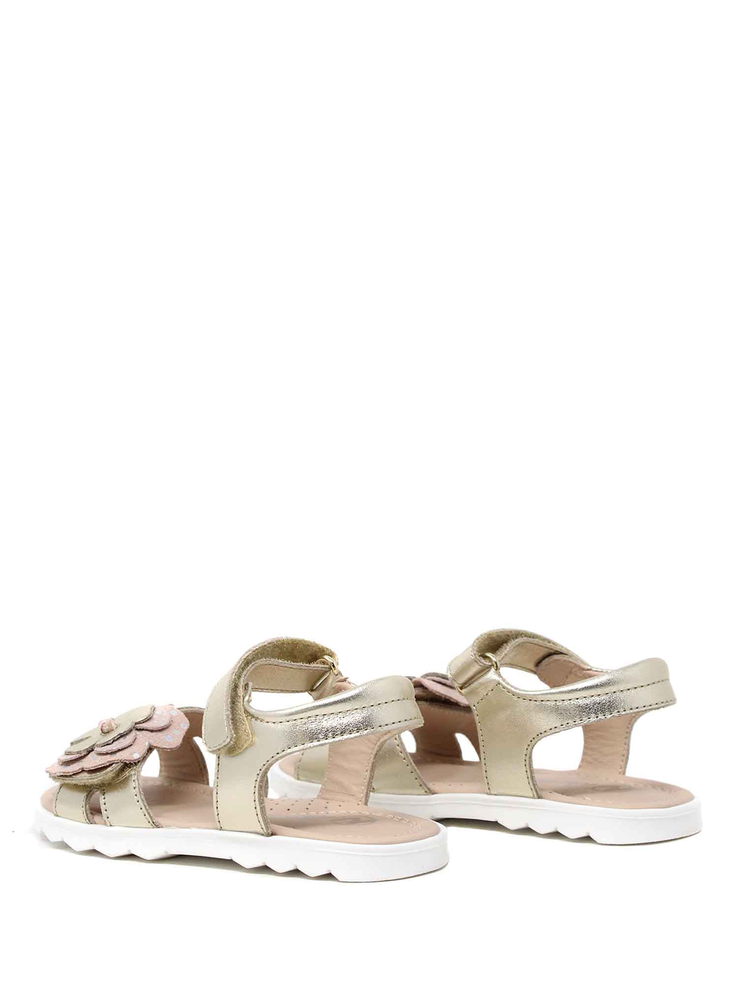 Sandali con strappi Dorato Naturino