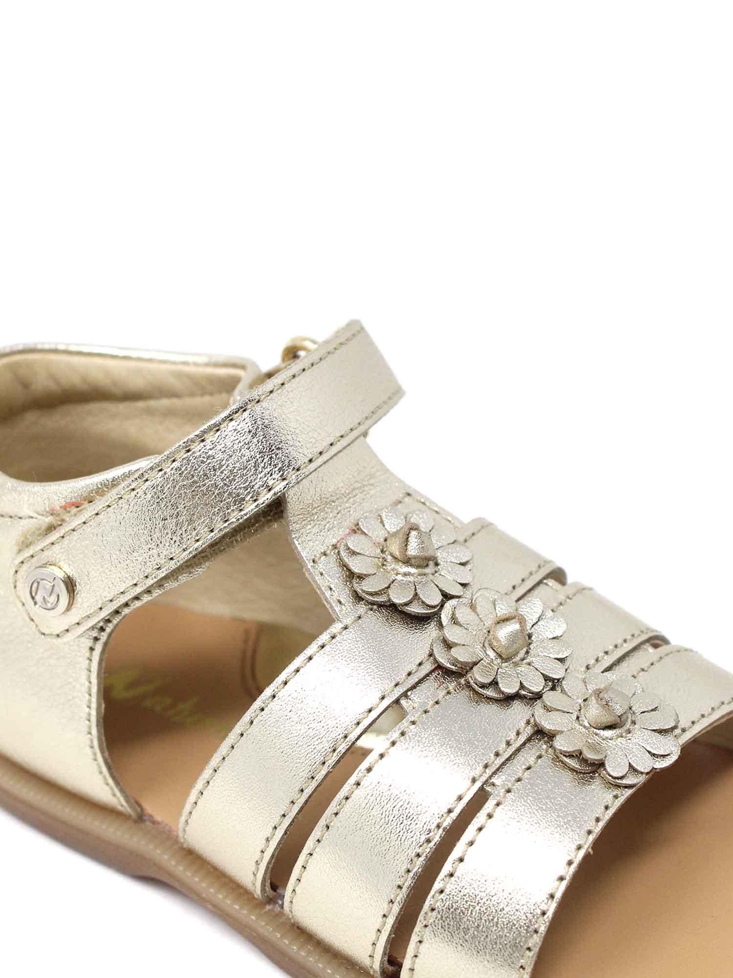 Sandali con strappi Dorato Naturino