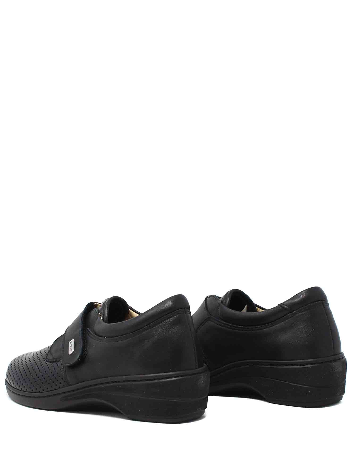 Scarpe con strappi Nero Susimoda