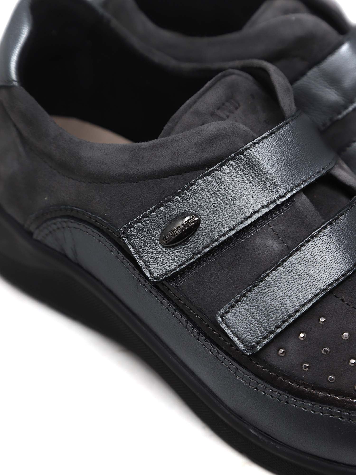 Scarpe con strappi Grigio Grunland