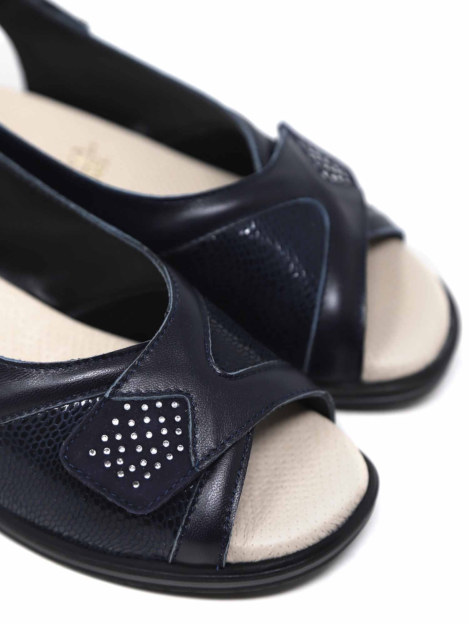 Sandali con strappi Blu Susimoda